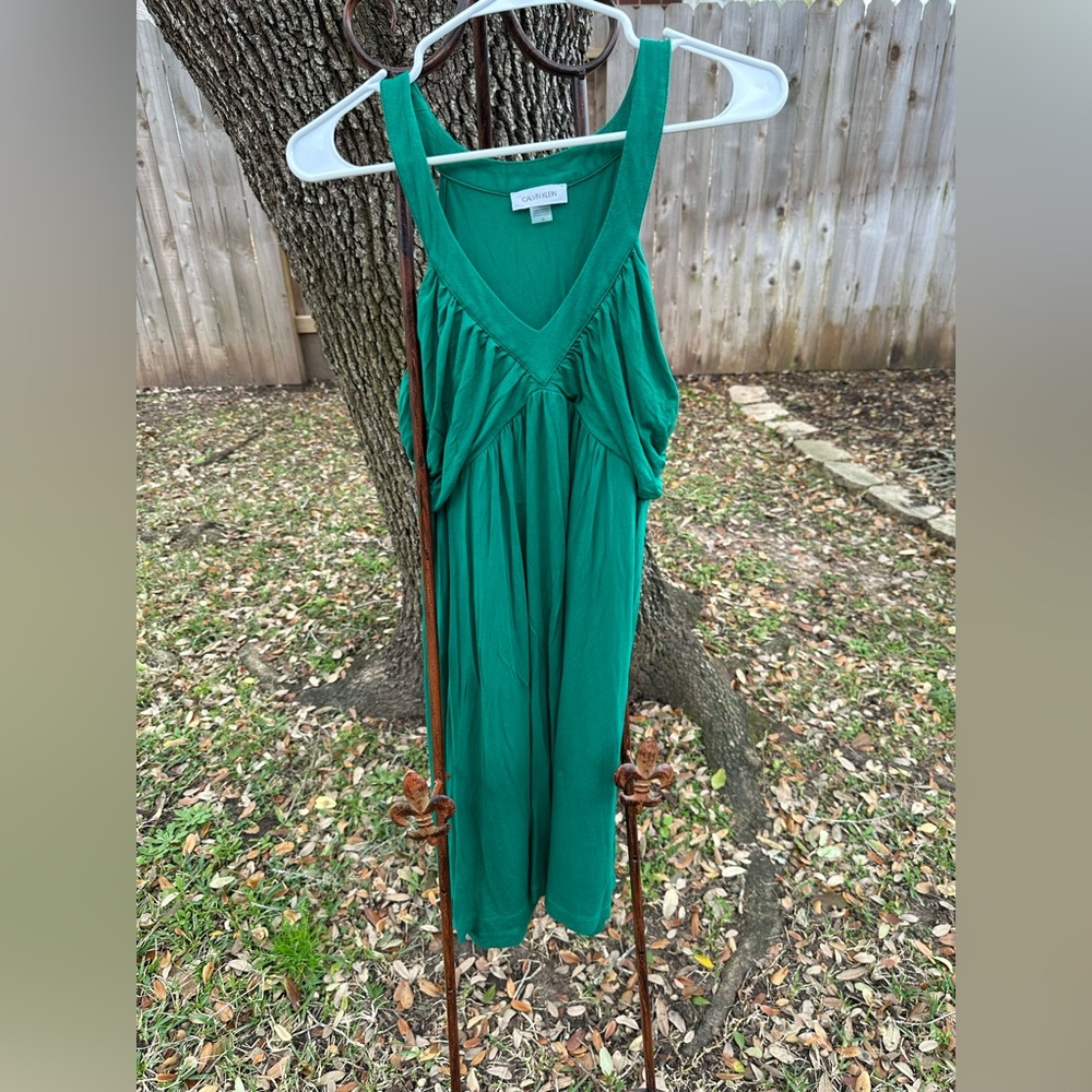 New Calvin Klein size 12 bright forest green v-neck fitted dress